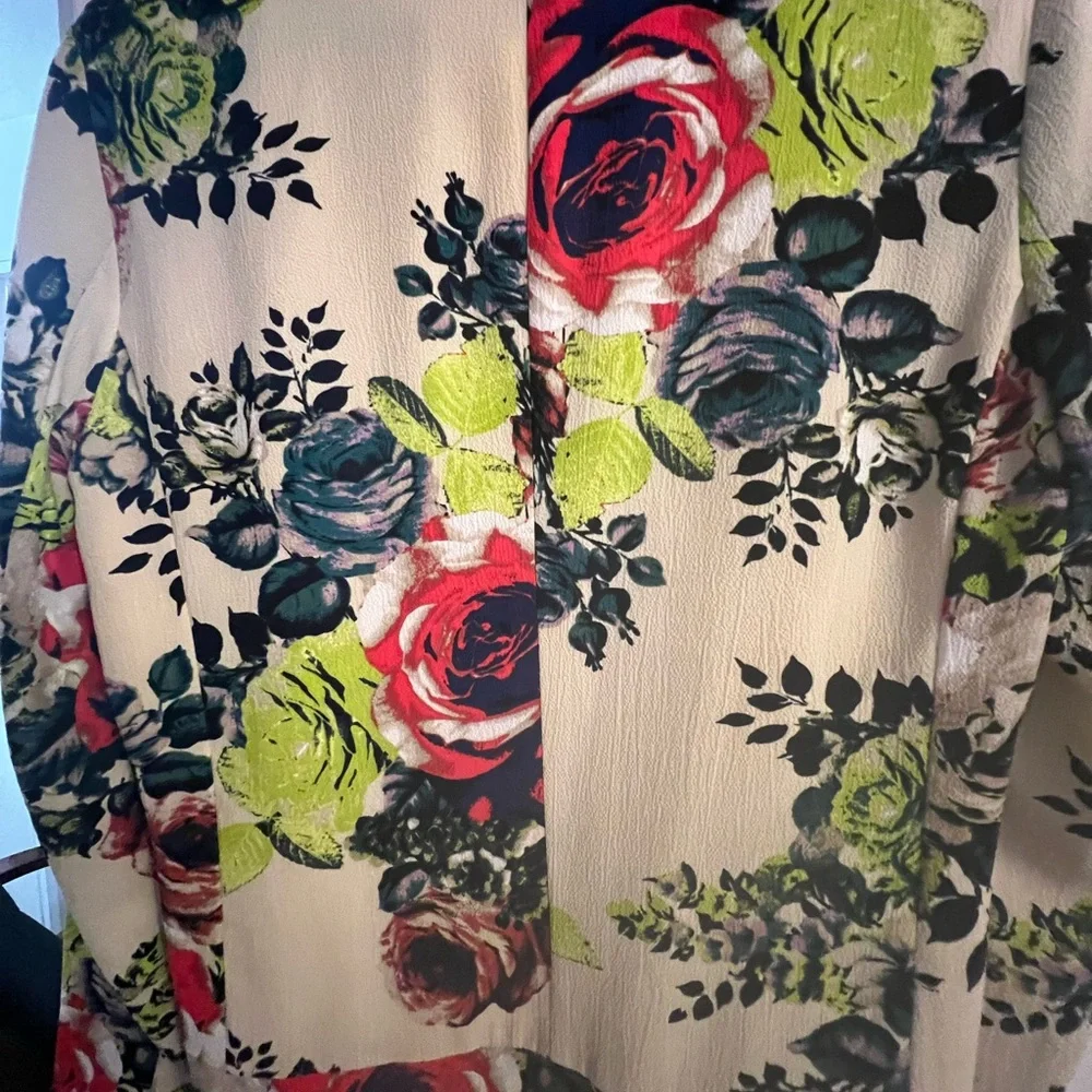 NEW VILA Floral Jacket with Black Trim - Picture 7 of 8